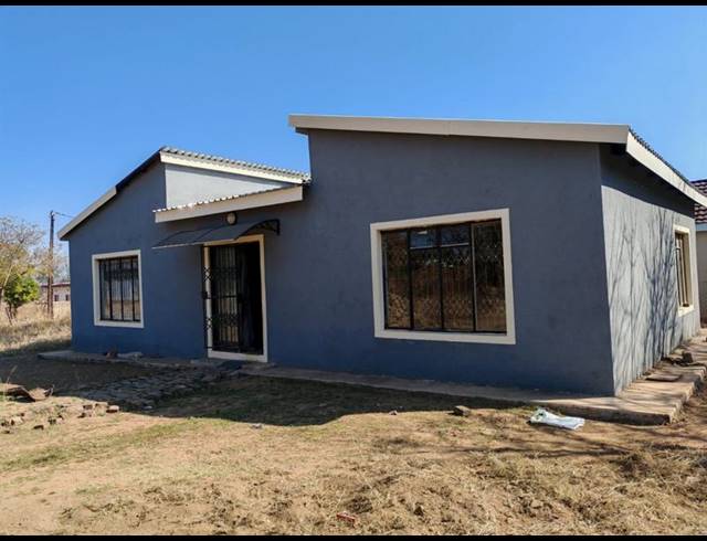 4 BEDROOM HOUSE FOR SALE IN MANKWENG